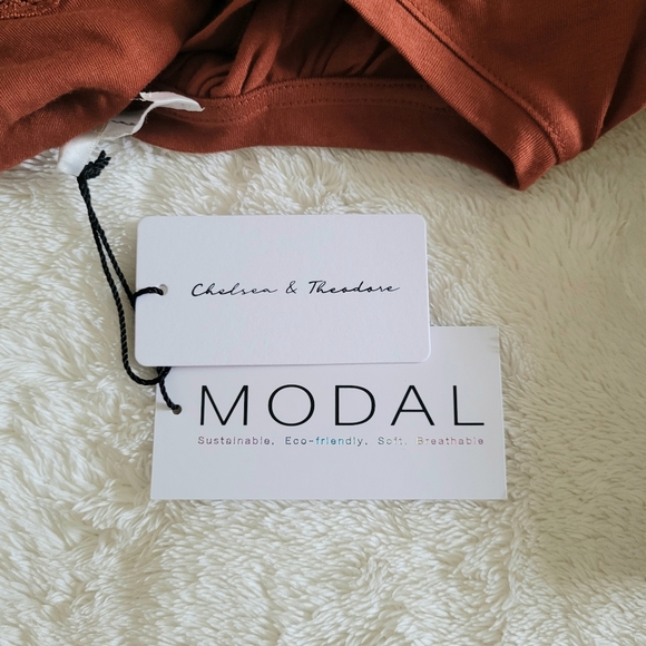 Chelsea & Theodore Puffy Sleeve Top - NWT - Picture 6 of 14